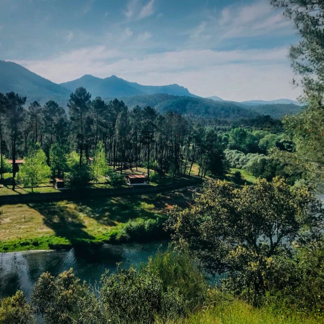 Casa dos Girassóis - Xisto Camping